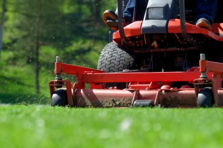 3 Benefits of Professional Lawn Mowing